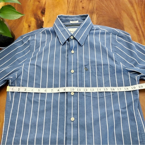Abercrombie & Fitch Stripped Pastel Blue Long Sleeves Button Down Shirt Blouse. - Picture 9 of 13